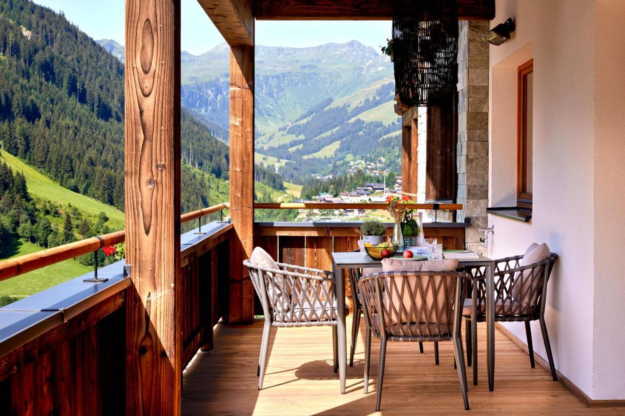 Mei.Berg Premium View Appartements Saalbach-Hinterglemm Exterior foto